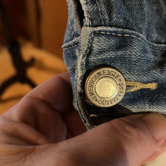 American Eagle Distressed Jean Jacket size Large - Picture 4 of 7